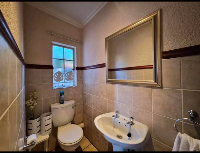 2 BEDROOM PROPERTY TO RENT IN WILLOW PARK MANOR